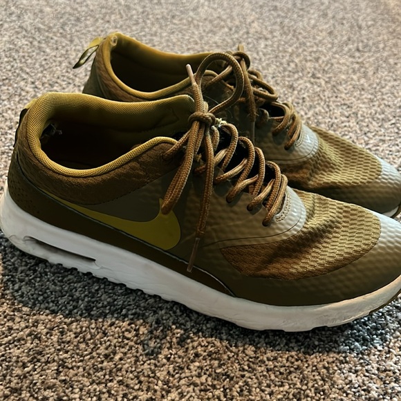 Women’s Nike Air Max Thea - Picture 7 of 9